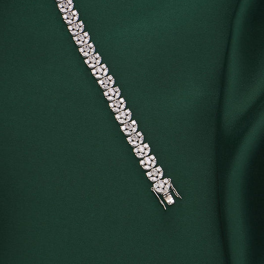 Gleaming Chain Type Bracelet