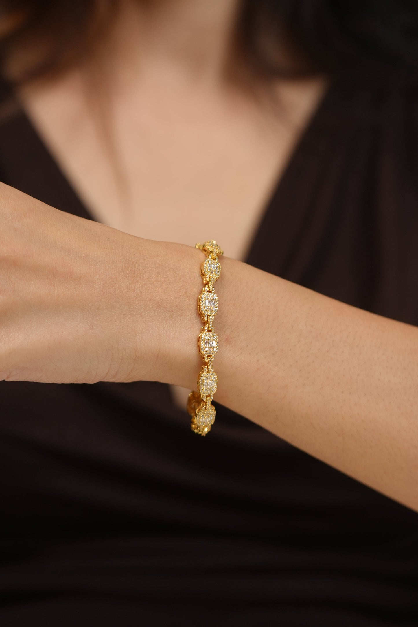 Intertuned Diamond Linked Tennis Bracelet | Illusion Pressure Setting