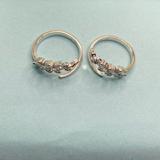 Sparkling Silver Shimmer Band Toe Ring