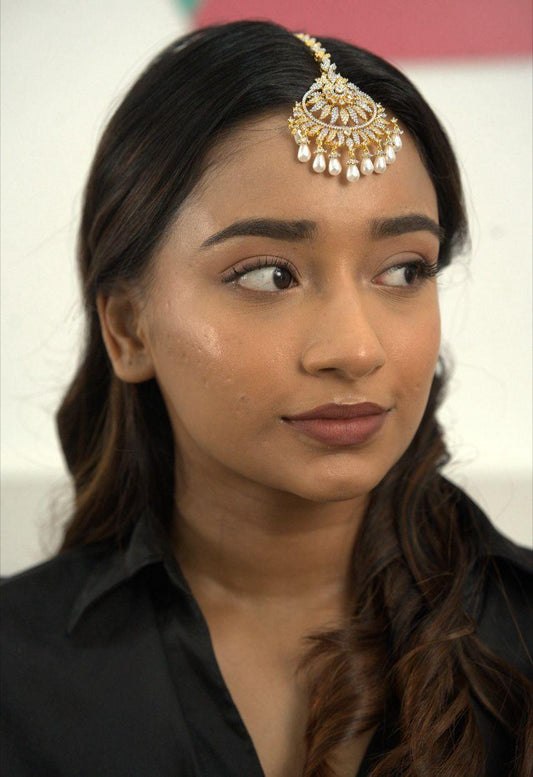 Eve Big Elegant Diamond Maangtika with Pearls