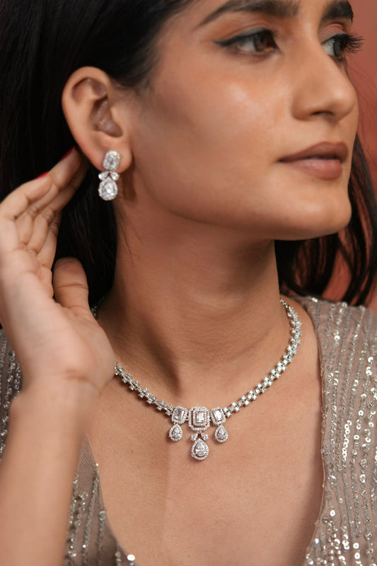 Glory Diamond Delicate Necklace Set