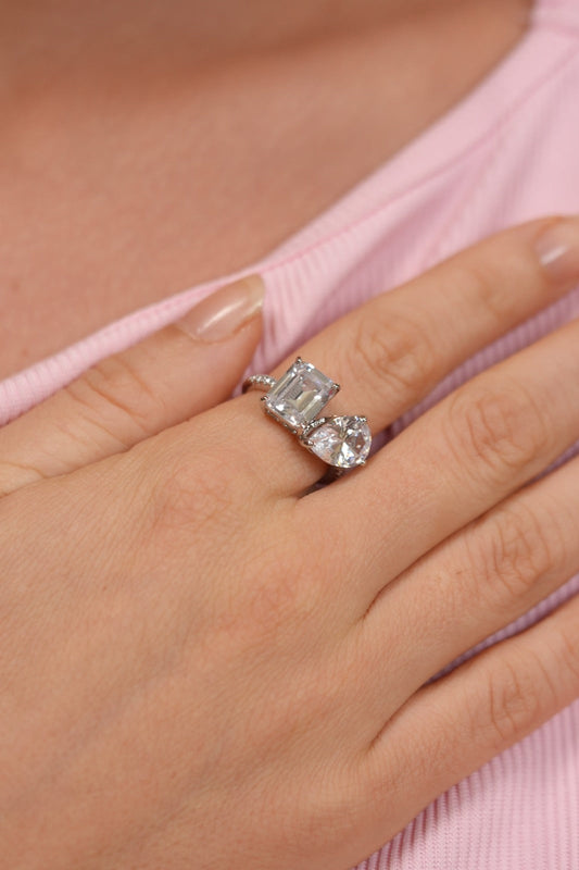 Pear Emerald Rock Toi Et Moi Solitaire Diamond ring | 3 Carat