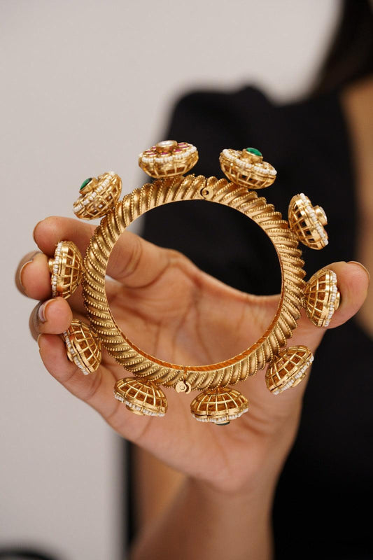 Fulvanti Gold Openable Bangles | Sone Pe Suhaga Collection - Attrangi