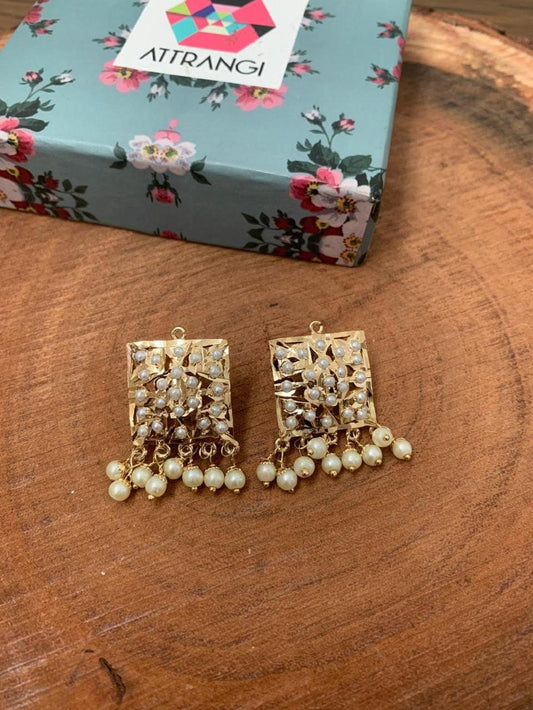 Jadaau Square Tukdi Studs - Attrangi