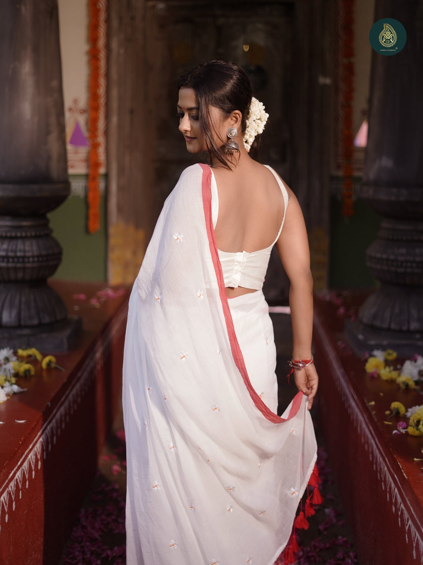 Pujo Mul Cotton Embroidered Saree - Shiuli white Red