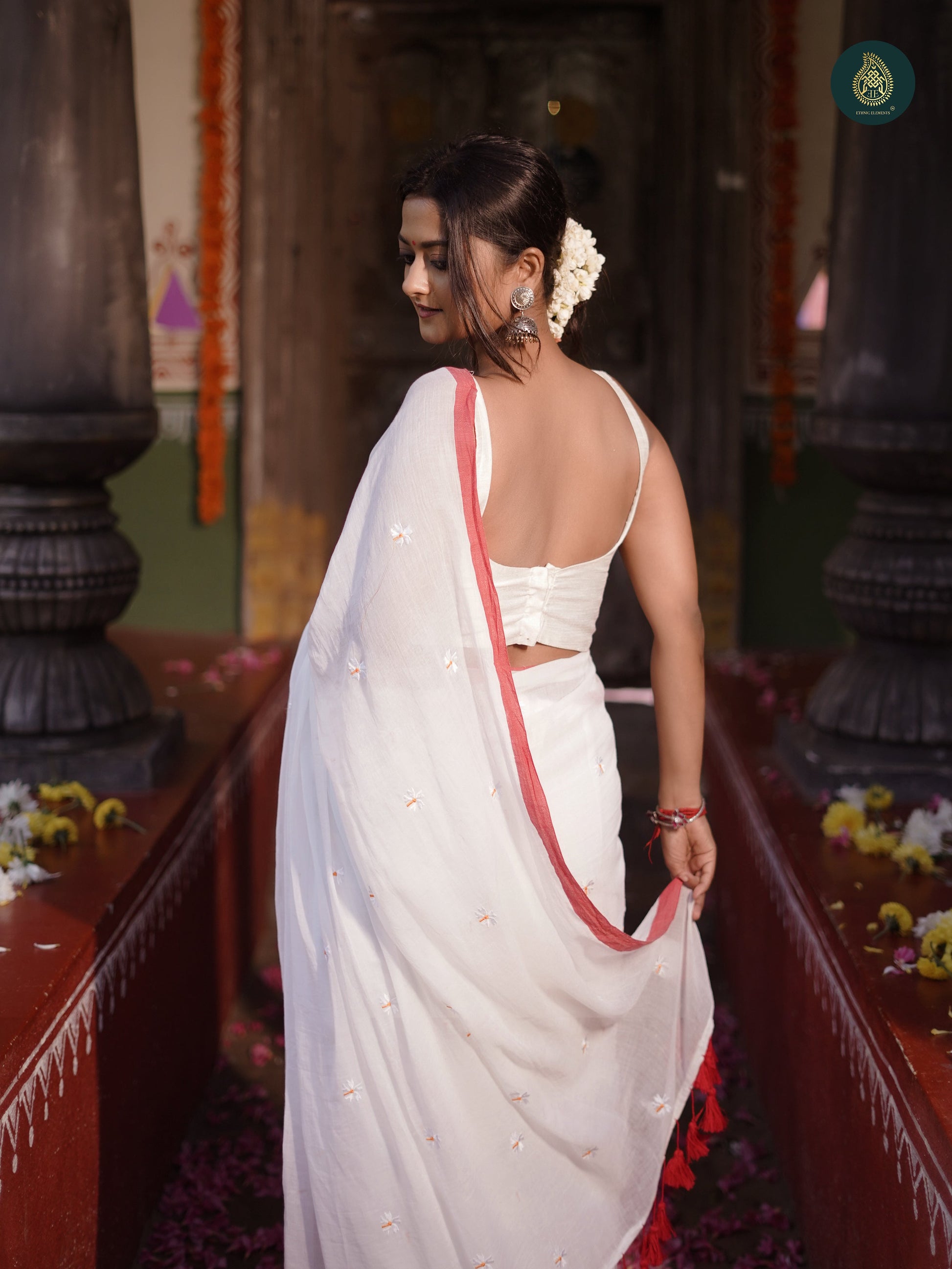 Pujo Mul Cotton Embroidered Saree - Shiuli white Red