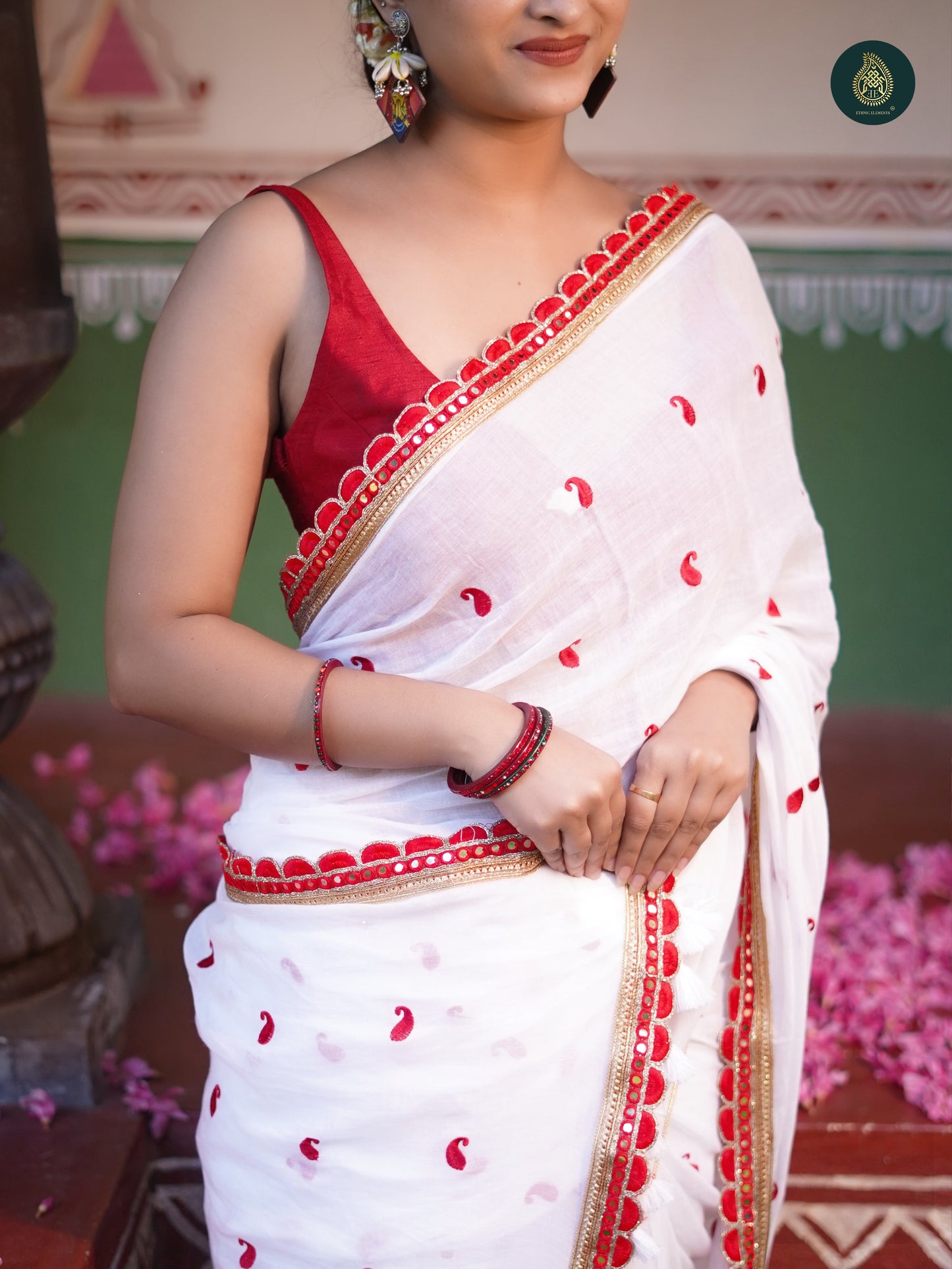 Bengal Pujo Embroidered Off White Red Saree
