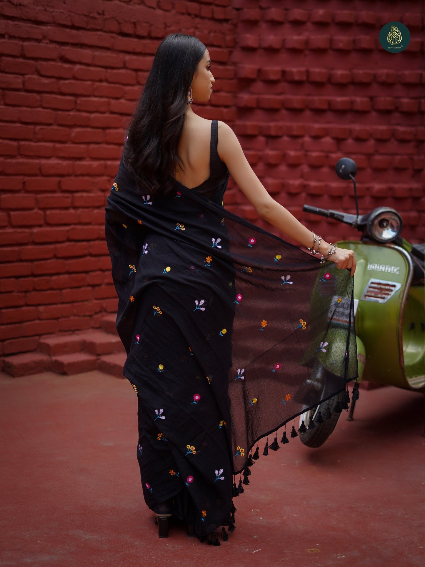 Gulzar - Mul Mul Cotton Solid Saree - Coal Black