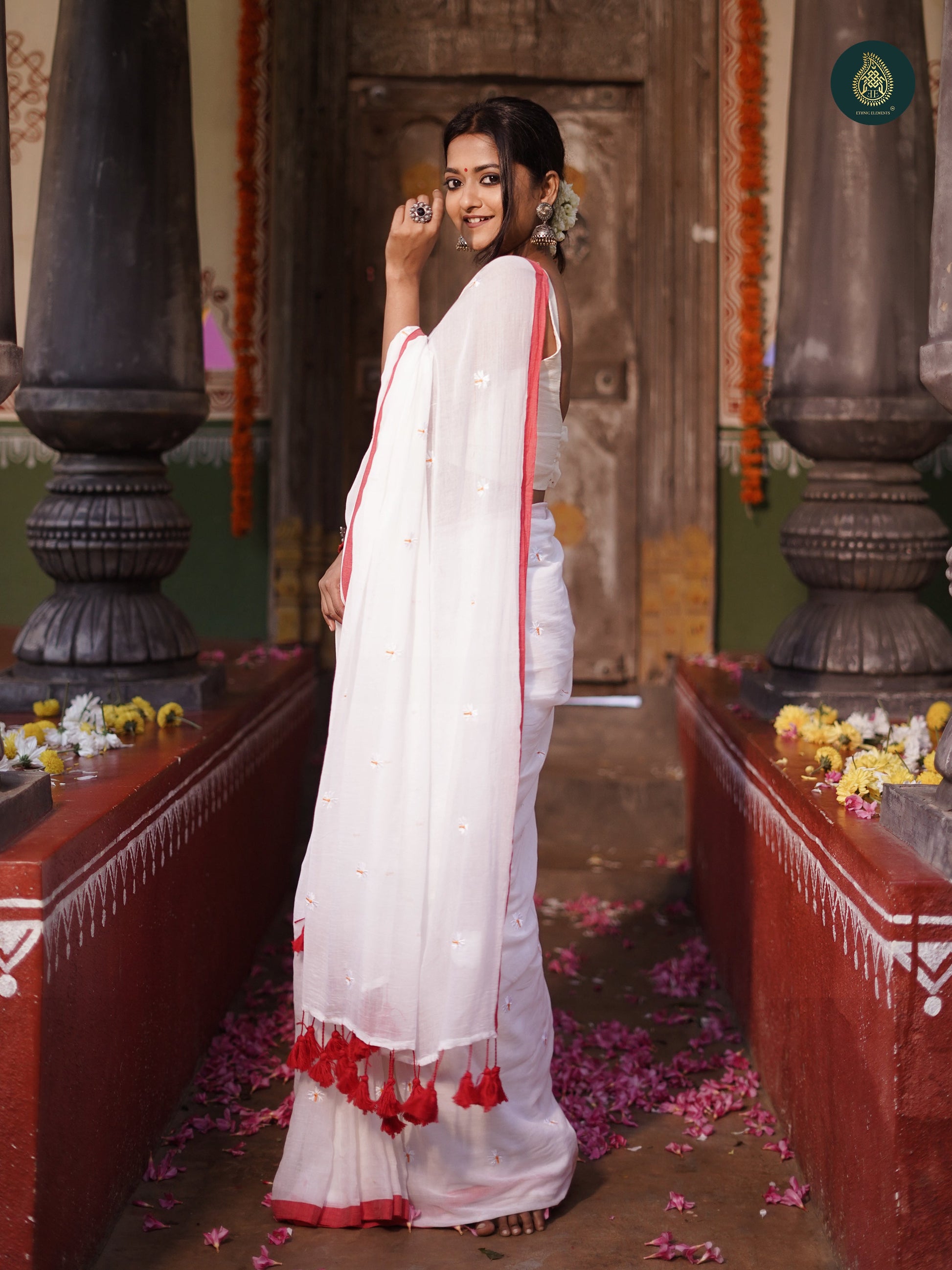 Pujo Mul Cotton Embroidered Saree - Shiuli white Red