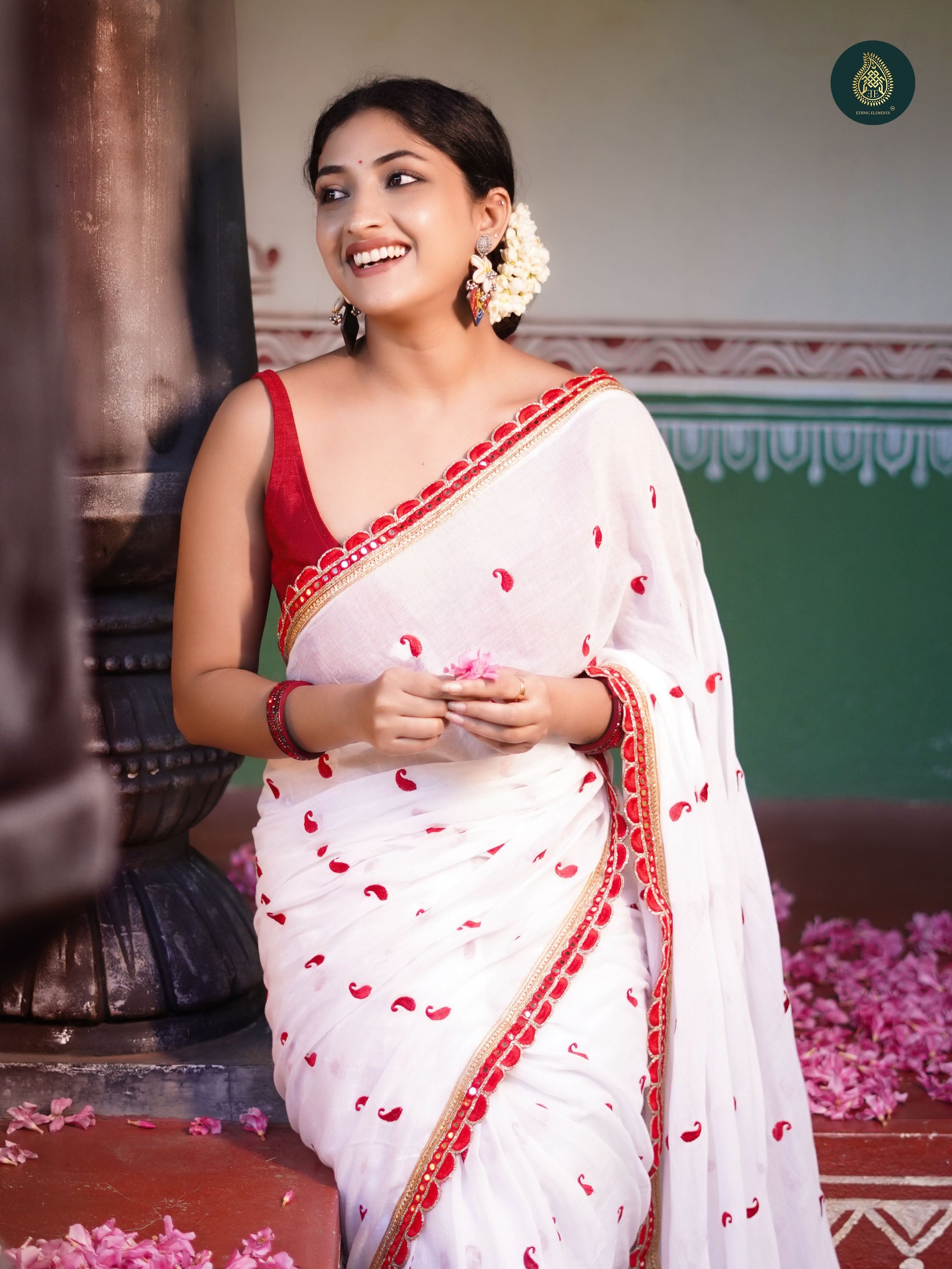 Bengal Pujo Embroidered Off White Red Saree