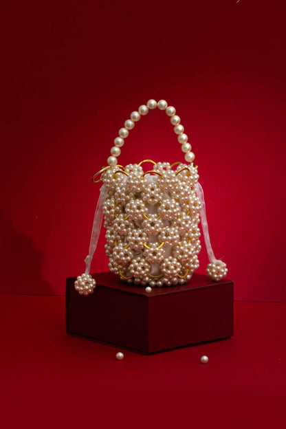 AMYRA - Leila Offwhite Pearl Ring Bucket Bag