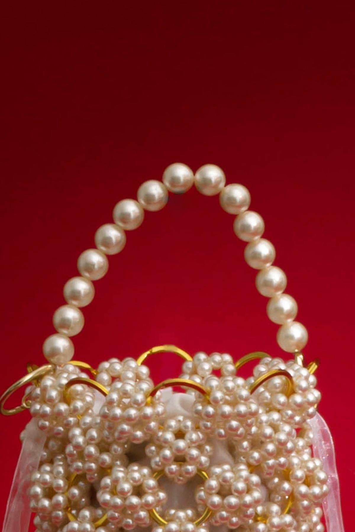 AMYRA - Leila Offwhite Pearl Ring Bucket Bag