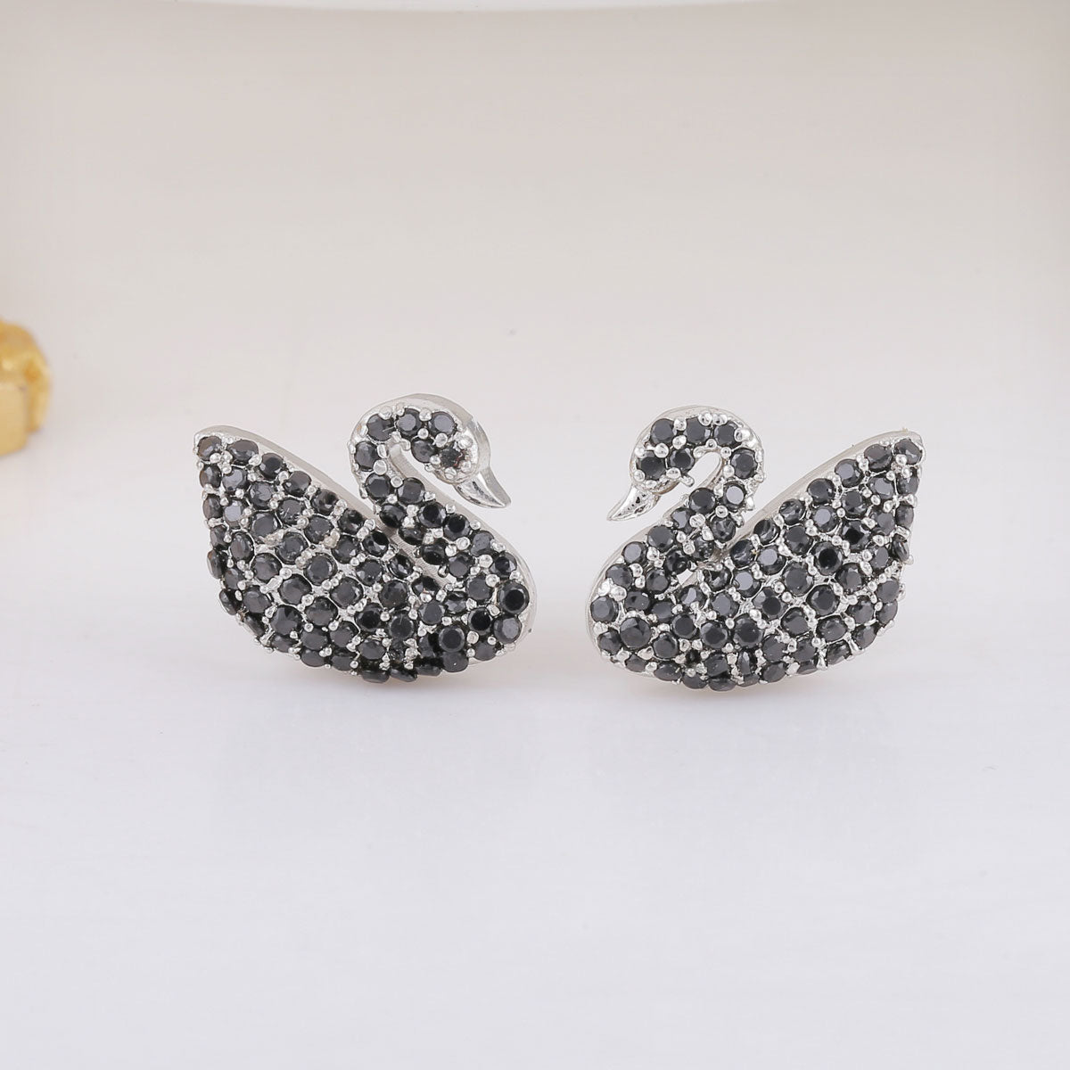 Black Swan Pendant Set