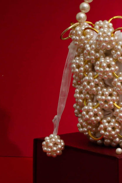 AMYRA - Leila Offwhite Pearl Ring Bucket Bag