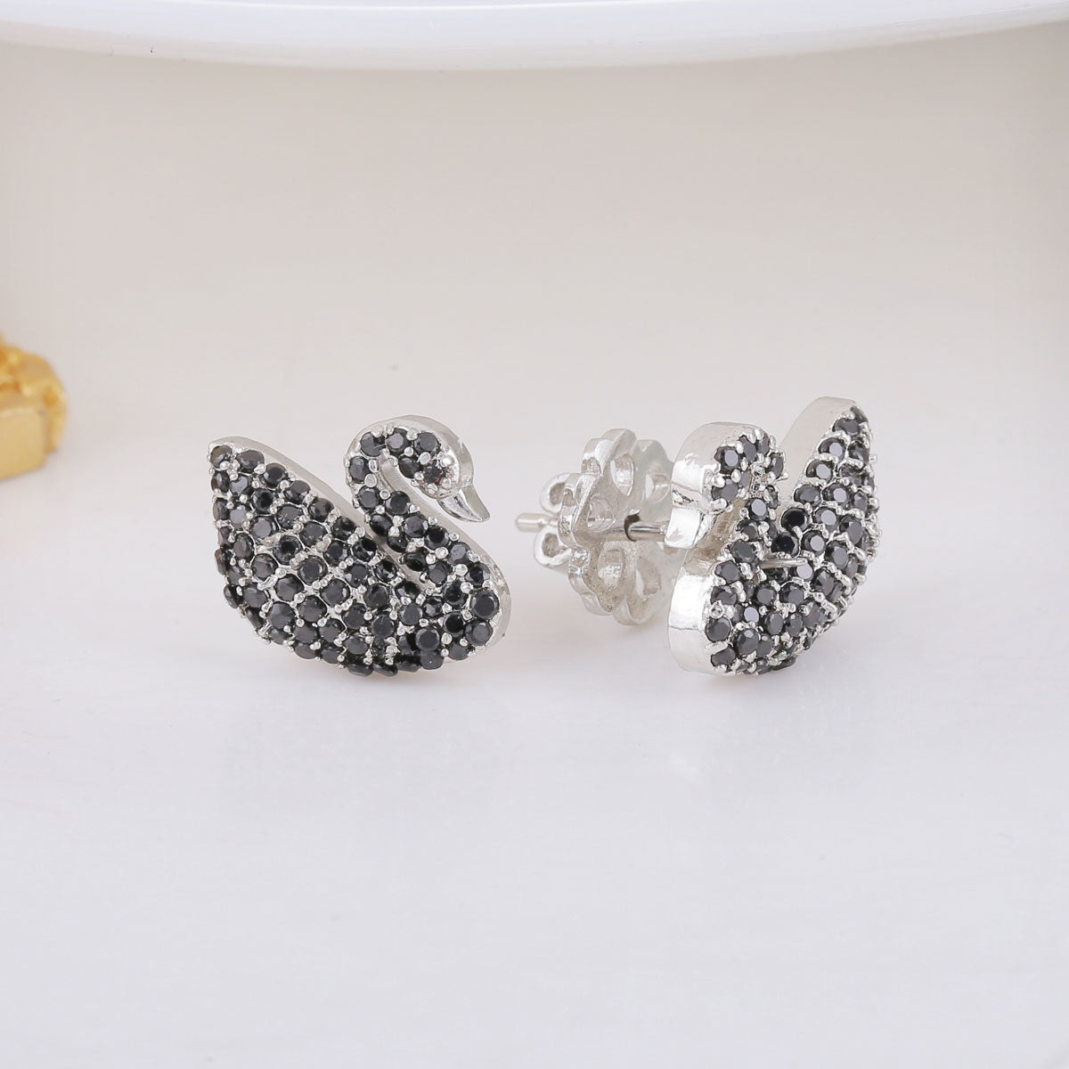 Black Swan Pendant Set