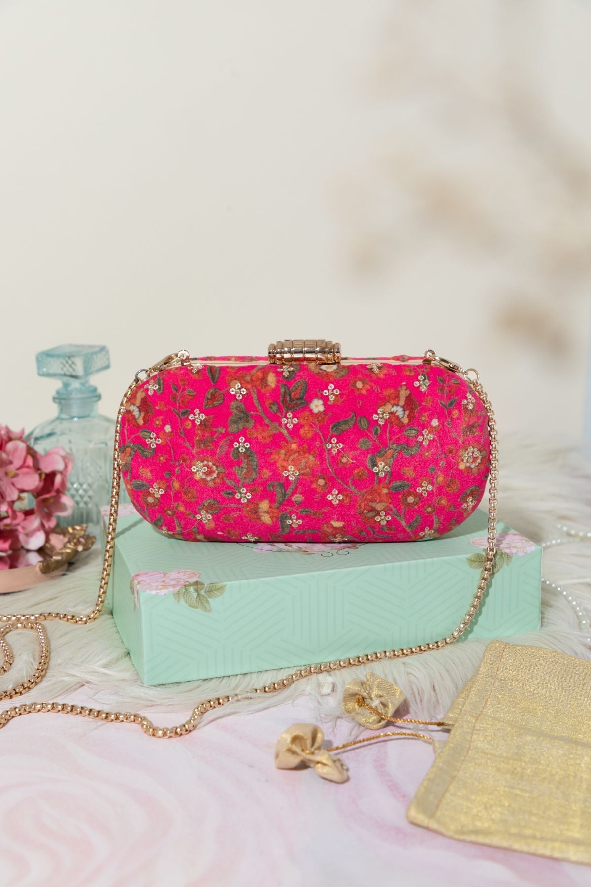 AMYRA - Eva Capsule Clutch- Pink