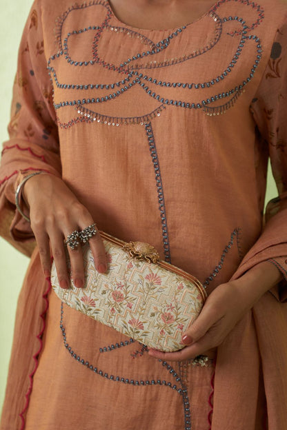 AMYRA - Mogra Capsule Clutch - Baby pink