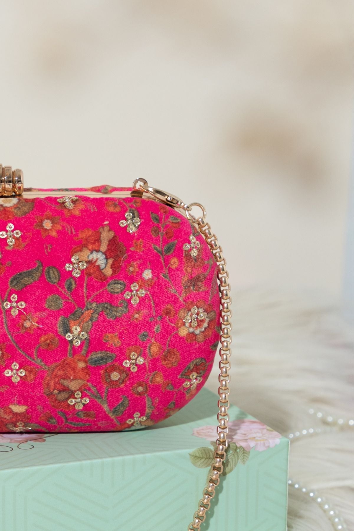 AMYRA - Eva Capsule Clutch- Pink