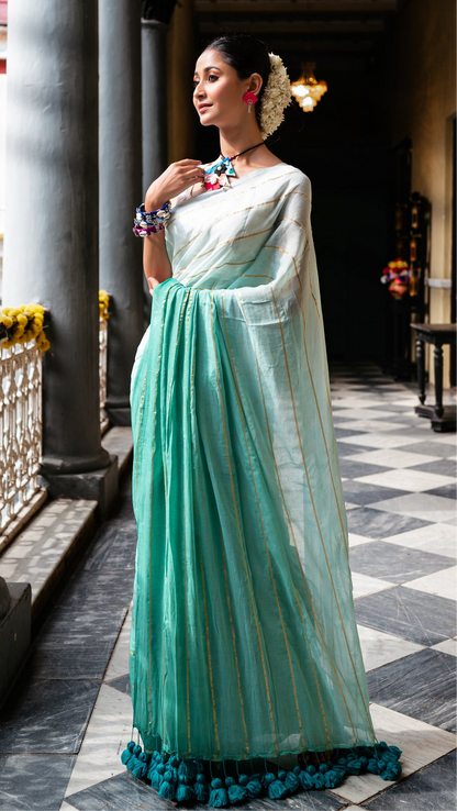 Mul Cotton Saree With Green Ombre Tones Zari