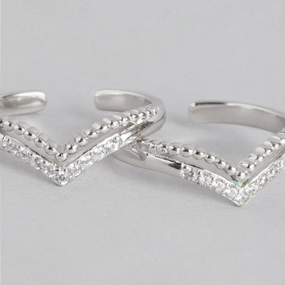 Two V-shaped 925 Sterling Silver toe rings for women with sparkling CZ stones and beaded edges – Zavya