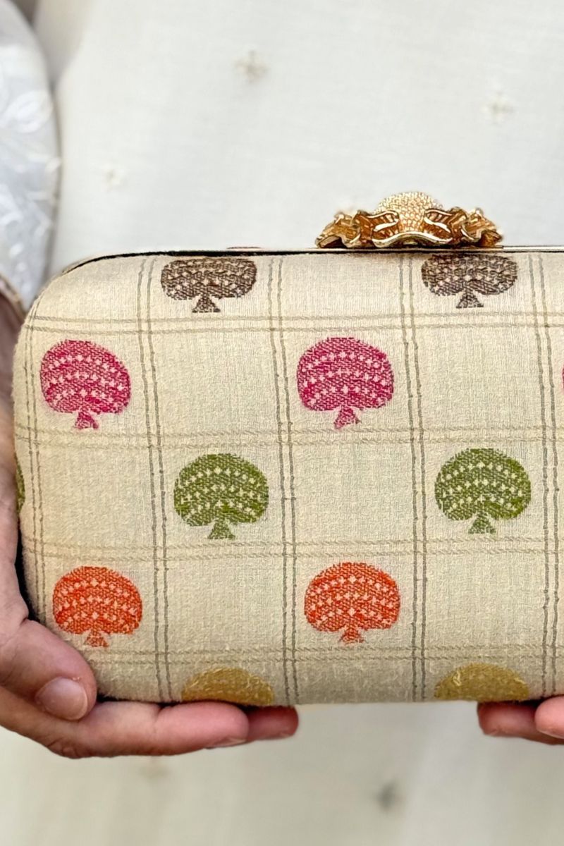 Maathule Silk Clutch - Off-white