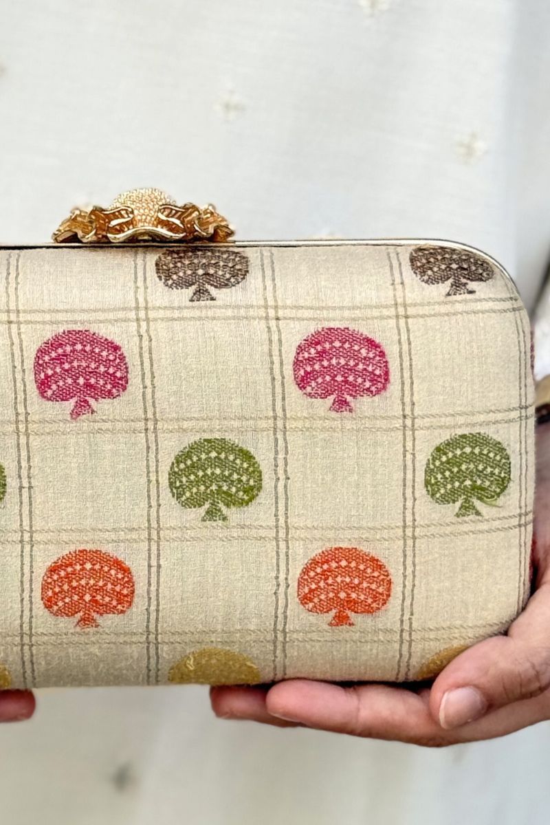 Maathule Silk Clutch - Off-white