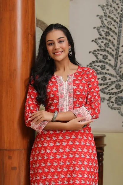 Women Red Floral Printed Pure Cotton Straight Kurta