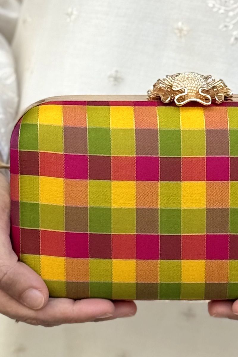 Yaazhi Silk Kattam Clutch - Multicolor