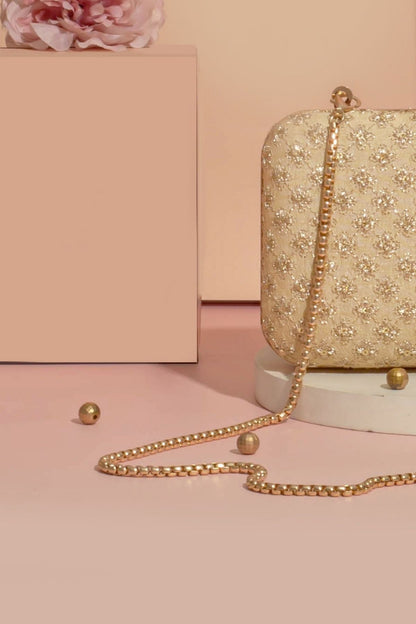 AMYRA - Inaya box clutch- Gold