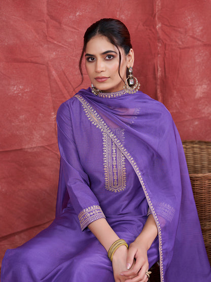Lavender Embroidered Chinon Kurta with Dupatta Set | kurti set for women| Frontside half view