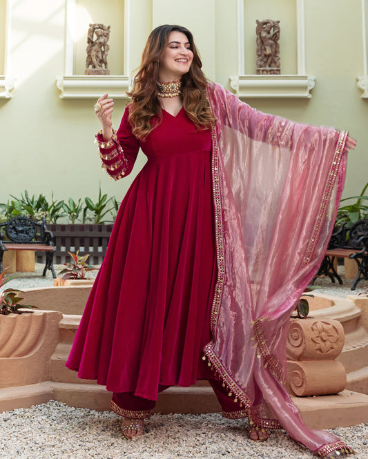 Dilkash Pink Solid Velvet Suit Set