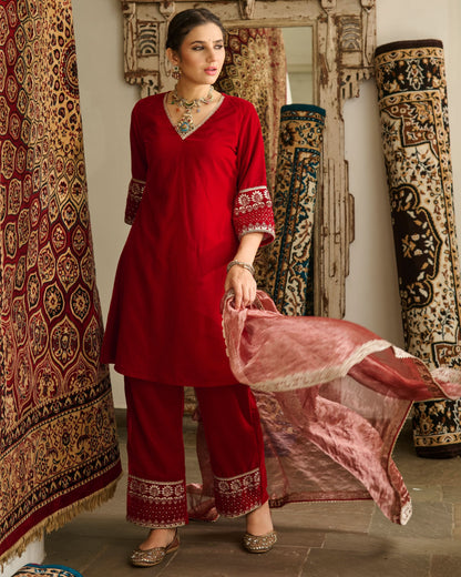 Dariki Red Embroidered Velvet Suit Set