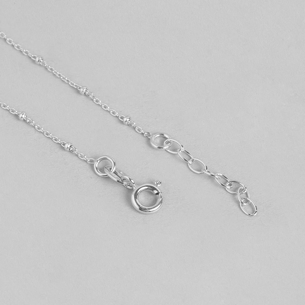 Adjustable chain and clasp detail of a women's 925 Sterling Silver anklet. Fine jewellery – Zavya