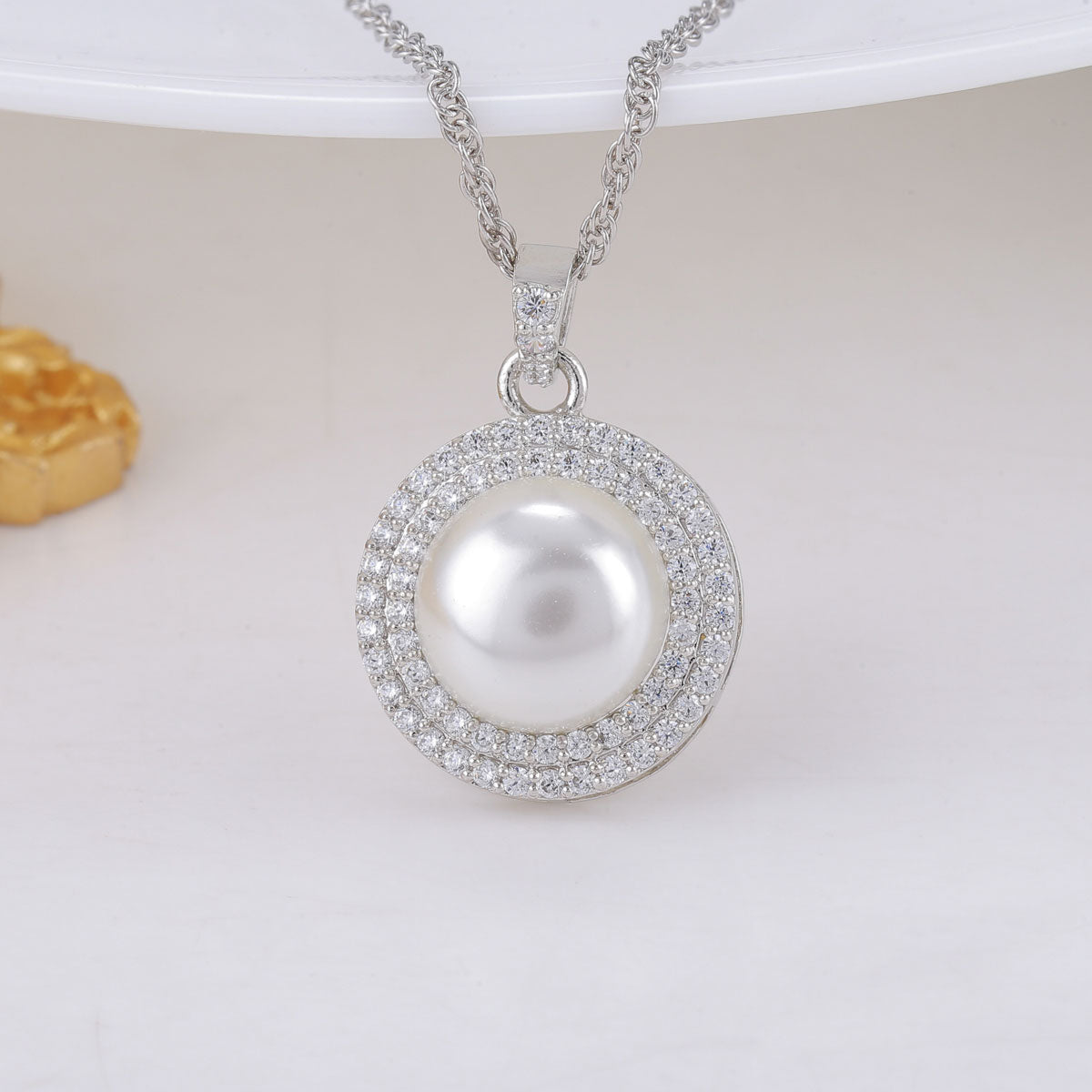 Calista Pendant Set