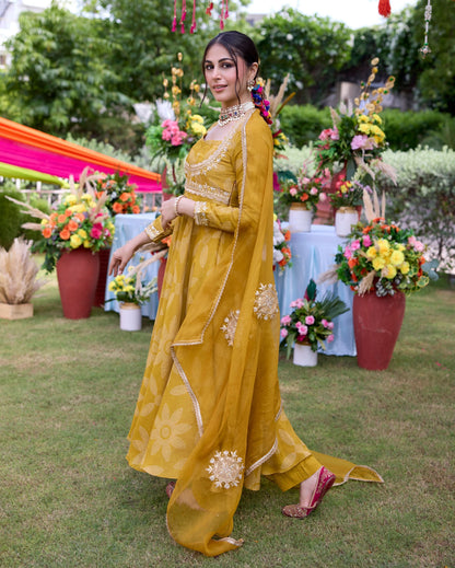 Teela Mustard Bandhani Chanderi Suit Set