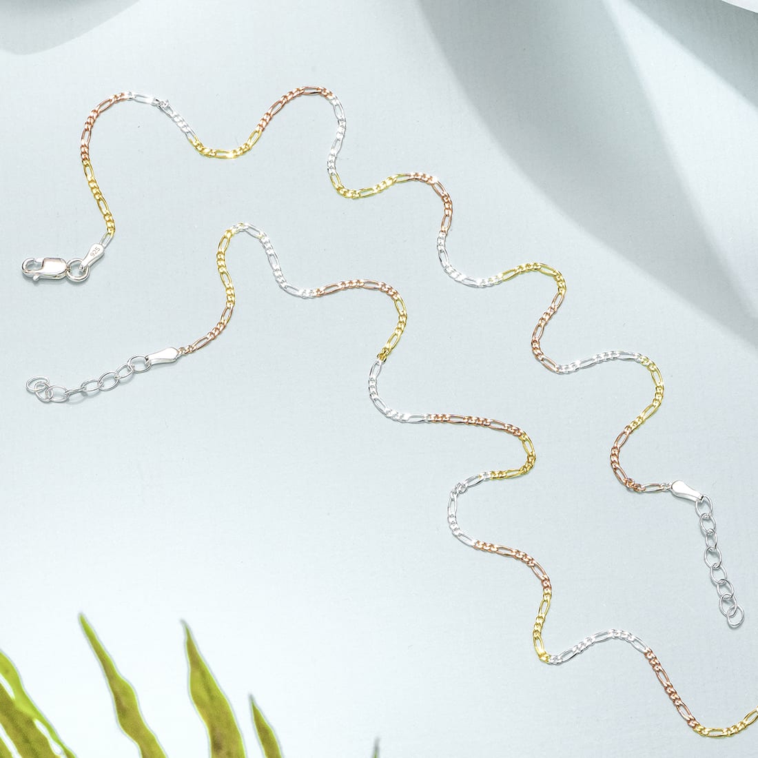 Minimal 925 Sterling Silver anklet for women, wavy triple tone Figaro chain on light blue – Zavya