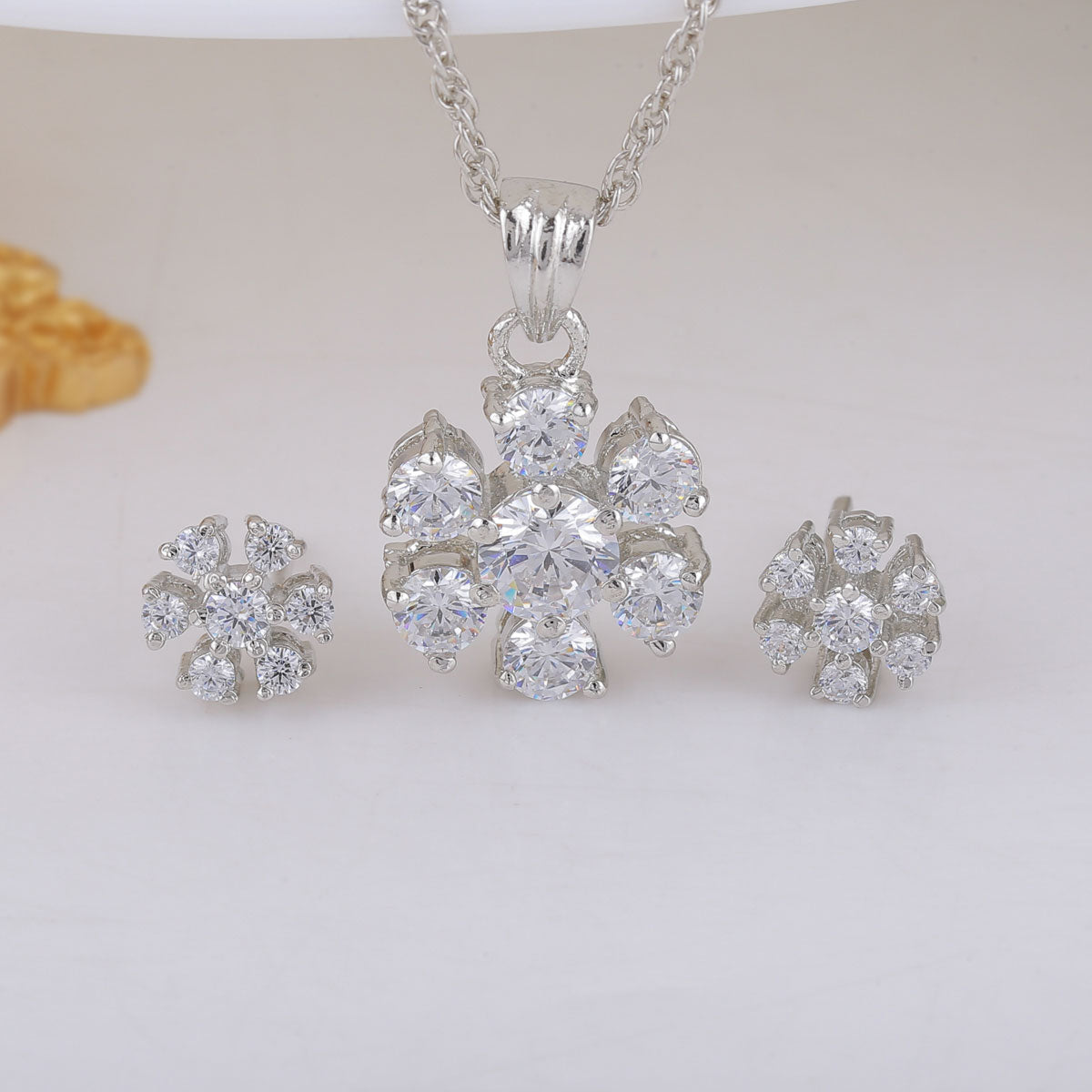 Florica Pendant Set