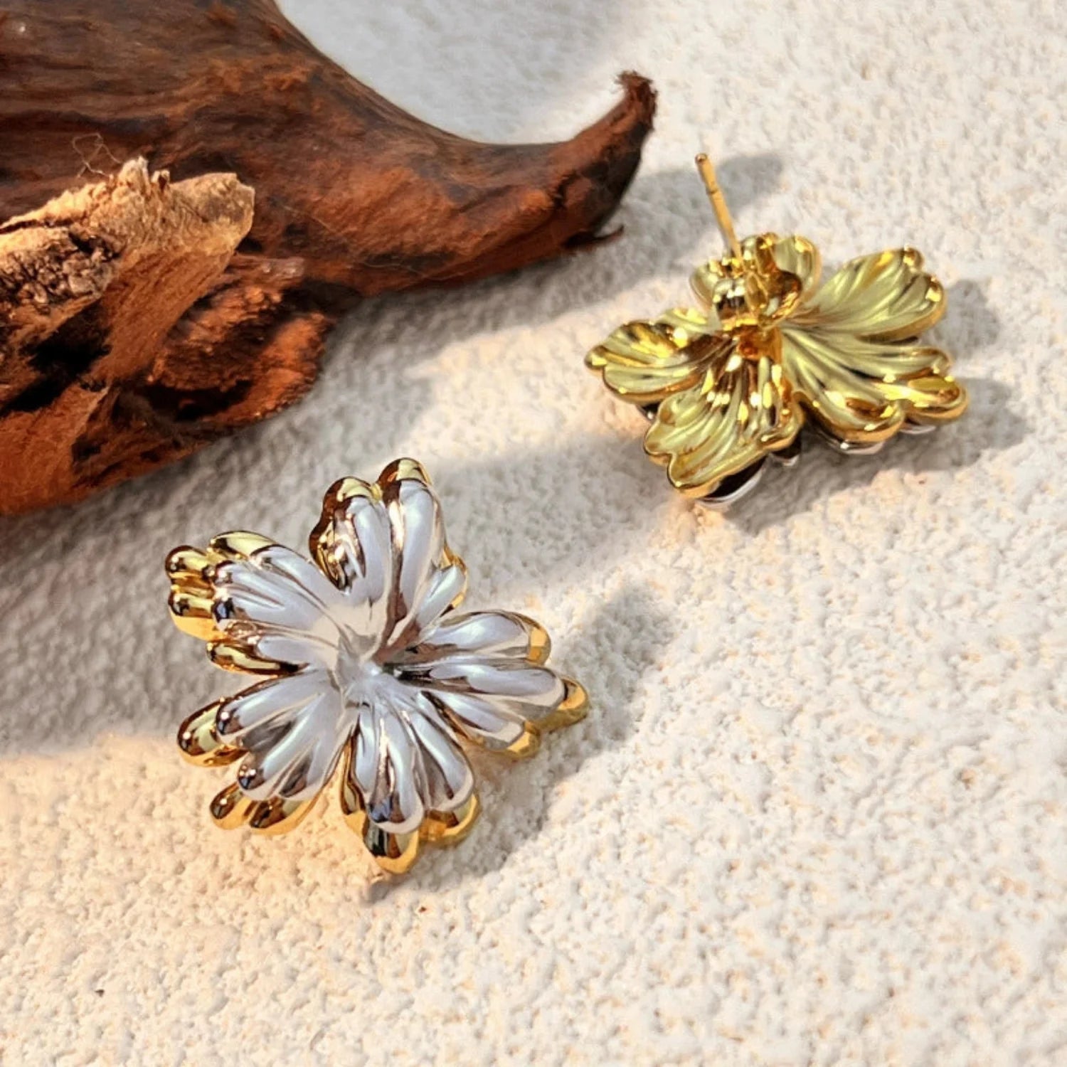 DuoTone Flower Stud Earrings JLT13301