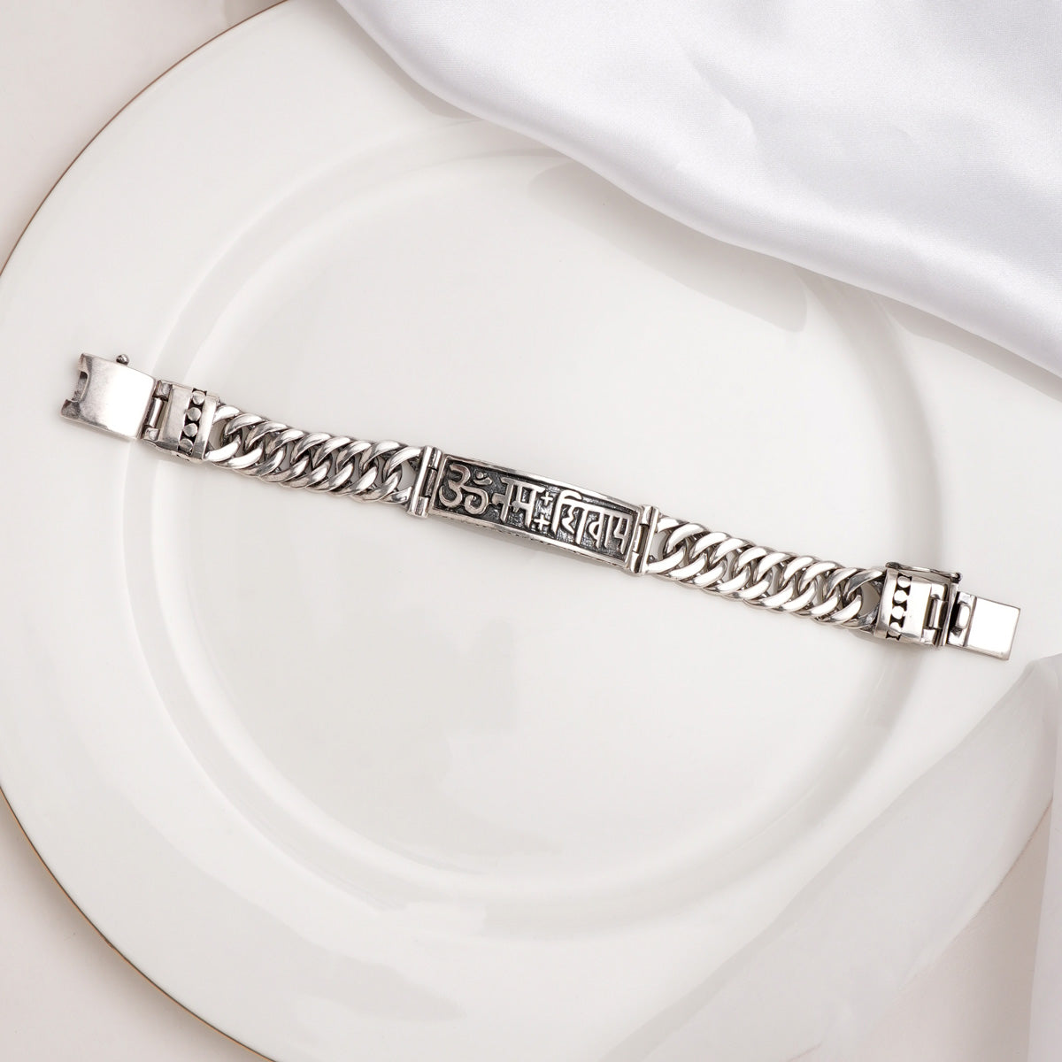 Delightful Men's Bracelet