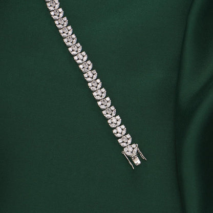 Gleaming Chain Type Bracelet