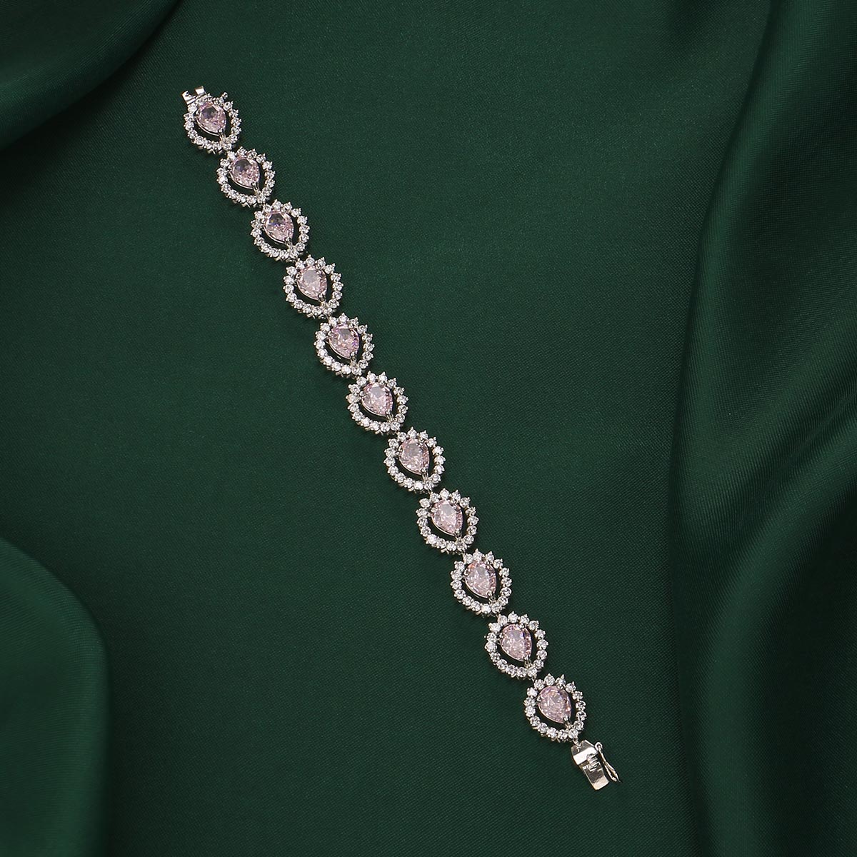 Glittering Chain Type Bracelet