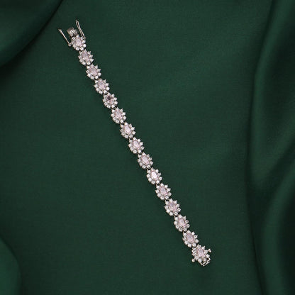 Lihanikha Chain Type Bracelet