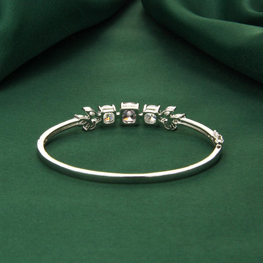 Wavering Bracelet