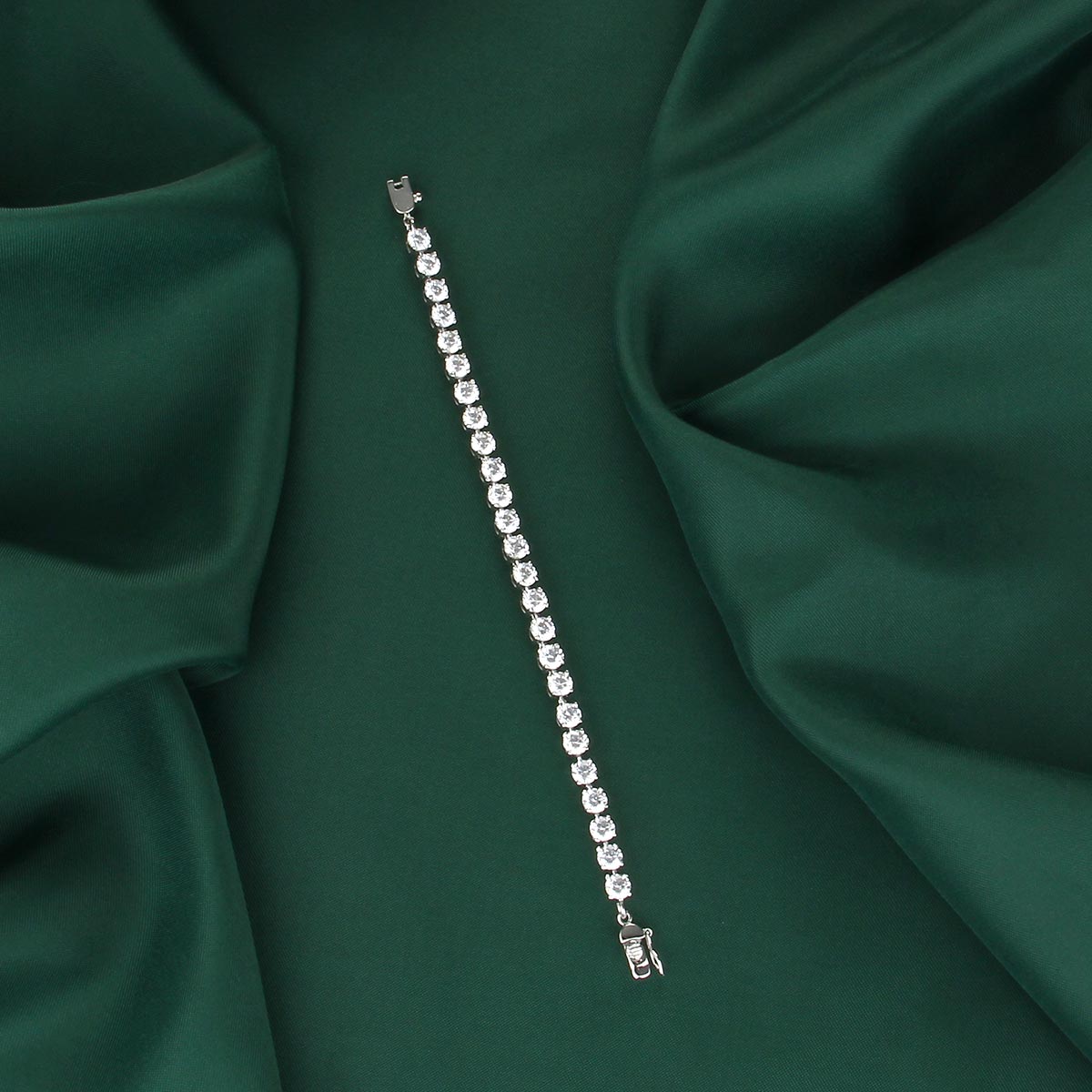 Kiora Chain Type Bracelet