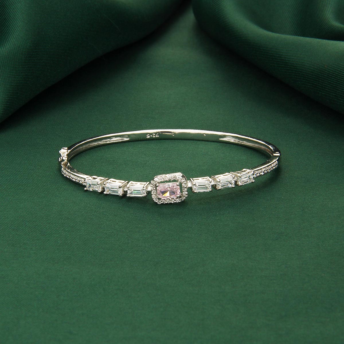 Shelly Bracelet
