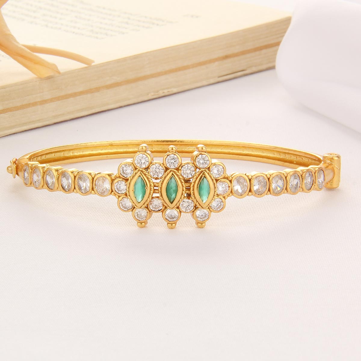 Shinning Stone Bracelet