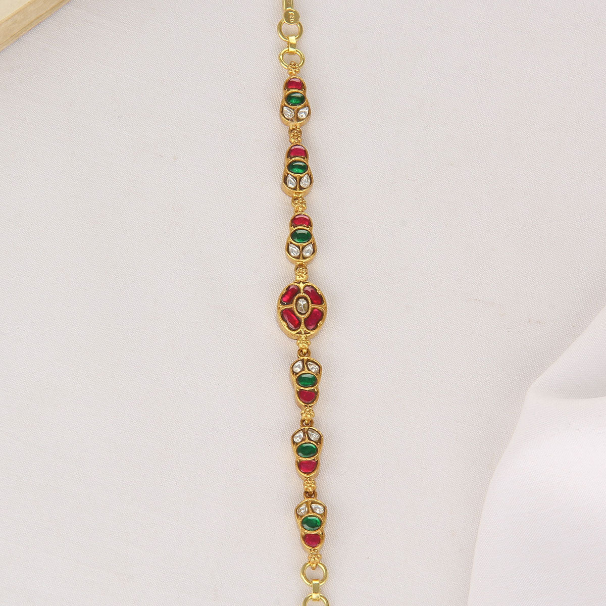 Inaaya Kundan Bracelet
