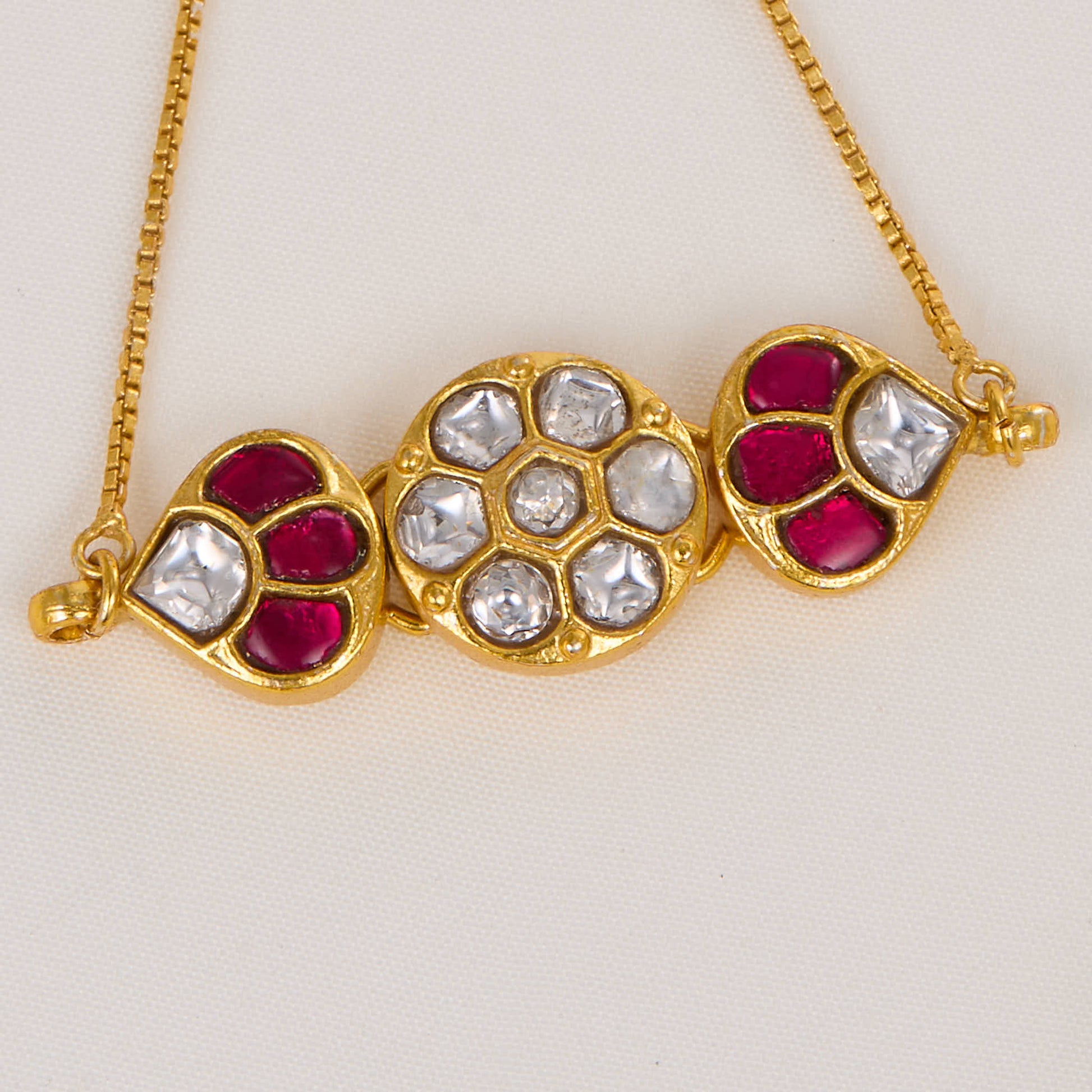 Sthiraa Kundan Bracelet