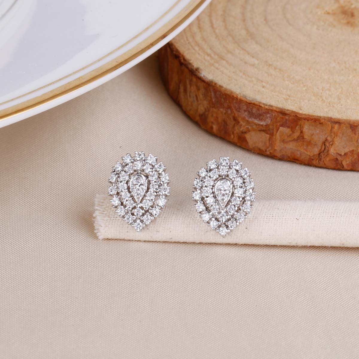 Dishita Pendant Set