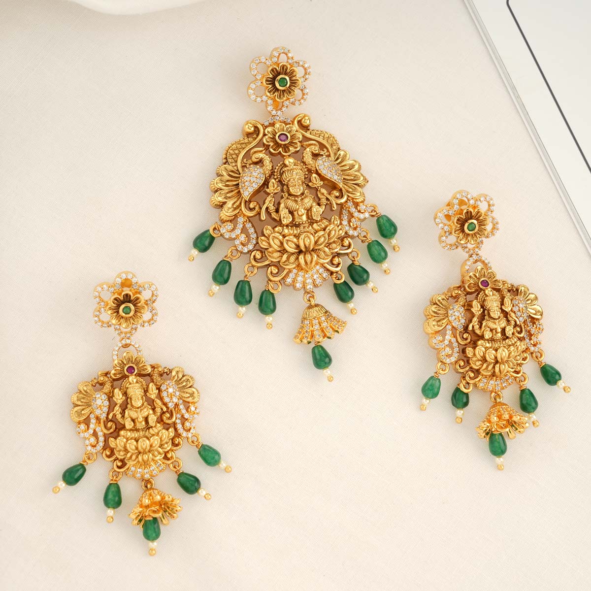 Lithika Nagas Pendant Set